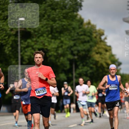 29.06.2025 - hella hamburg halbmarathon Dr. Thomas Lammeyer http://msf.ph/oto/8201846 29.06.2025 09:48:23 Kennedybrücke 1758, 2746, 3043, 3201, 5070, 5269, 5328, 5746, 6619, 6781, 7272, 8209, 8883, 9137, 9381, 10156, 10171, 10486, 11169, 11413 meine-sportfotos.de