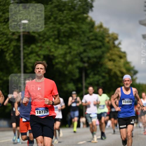 29.06.2025 - hella hamburg halbmarathon Dr. Thomas Lammeyer http://msf.ph/oto/8201864 29.06.2025 09:48:23 Kennedybrücke 1758, 2746, 3043, 3201, 5070, 5269, 5328, 5746, 6619, 6781, 7272, 8209, 8883, 9137, 9381, 10156, 10171, 10486, 11169, 11413 meine-sportfotos.de