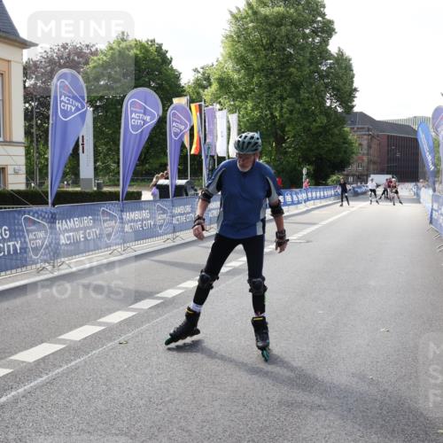 29.06.2025 - hella hamburg halbmarathon Strokosch-Dieckow http://msf.ph/oto/8201866 29.06.2025 09:52:22 Ziel 20175, 20265, 20266, 20350 meine-sportfotos.de