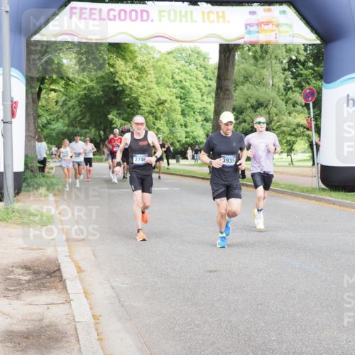 29.06.2025 - hella hamburg halbmarathon MichiJ http://msf.ph/oto/8202009 29.06.2025 10:21:42 Zwischen KM18-KM19 51, 3935, 6358, 7793, 10876, 11370, 12987, 15826, 16957, 18099 meine-sportfotos.de