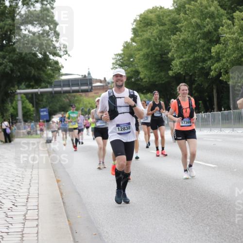 29.06.2025 - hella hamburg halbmarathon Jannik Wohlers http://msf.ph/oto/8202034 29.06.2025 10:25:31 Lombardsbrücke 1479, 1481, 3765, 4378, 4797, 5497, 6663, 8881, 10104, 10219, 11139, 11596, 11699, 11828, 11859, 12074, 12505, 12838, 12945, 12946, 14179, 14223, 16354, 16927, 17369, 19144 meine-sportfotos.de