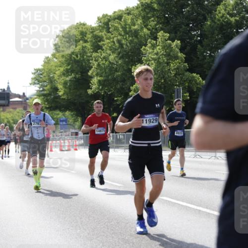 29.06.2025 - hella hamburg halbmarathon Jannik Wohlers http://msf.ph/oto/8202047 29.06.2025 09:47:48 Lombardsbrücke 1385, 1743, 2714, 2767, 3959, 4860, 5091, 5315, 6684, 6829, 6990, 8362, 8933, 10793, 10900, 11202, 11227, 11620, 11929, 12290, 12514, 13595, 13854, 14387, 14875, 14908, 15015, 15415, 15701, 15959, 16119, 16158, 17024, 17217, 18103, 18573, 18584, 18679 meine-sportfotos.de