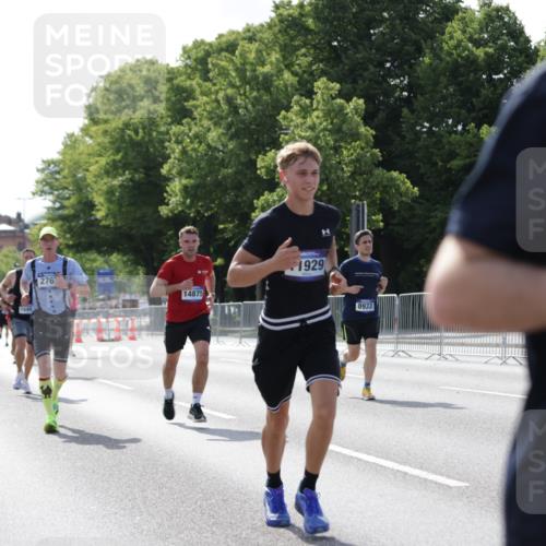 29.06.2025 - hella hamburg halbmarathon Jannik Wohlers http://msf.ph/oto/8202080 29.06.2025 09:47:48 Lombardsbrücke 1385, 1743, 2714, 2767, 3959, 4860, 5091, 5315, 6684, 6829, 6990, 8362, 8933, 10793, 10900, 11202, 11227, 11620, 11929, 12290, 12514, 13595, 13854, 14387, 14875, 14908, 15015, 15415, 15701, 15959, 16119, 16158, 17024, 17217, 18103, 18573, 18584, 18679 meine-sportfotos.de