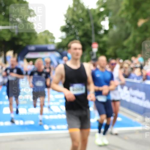29.06.2025 - hella hamburg halbmarathon Zöllner http://msf.ph/oto/8202112 29.06.2025 10:47:43 Ziel 1320, 2708, 6009, 7962, 10969, 10988, 11283, 13948, 14618, 14619, 15451, 15478, 16205, 17229, 18104, 18430, 18970, 19181 meine-sportfotos.de