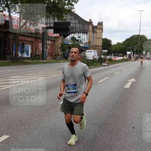 29.06.2025 - hella hamburg halbmarathon Yannick Fuchs http://msf.ph/oto/8202156 29.06.2025 10:32:05 20KM 1290, 2196, 2404, 2767, 3790, 5042, 5307, 5791, 5923, 6047, 6123, 6458, 7310, 9017, 9914, 10190, 10451, 11423, 12739, 12900, 13141, 13372, 13854, 14387, 14459, 14691, 14934, 15178, 15410, 16992, 17125, 17137, 18103, 18159, 18216, 18357, 18986 meine-sportfotos.de
