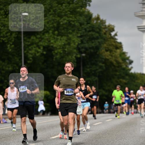 29.06.2025 - hella hamburg halbmarathon Dr. Thomas Lammeyer http://msf.ph/oto/8202258 29.06.2025 10:11:48 Kennedybrücke 1173, 1893, 1993, 2032, 2136, 3328, 3929, 4262, 5242, 5899, 6196, 6517, 6518, 6707, 6713, 6715, 6833, 7476, 7503, 7760, 8585, 9338, 9967, 10700 meine-sportfotos.de