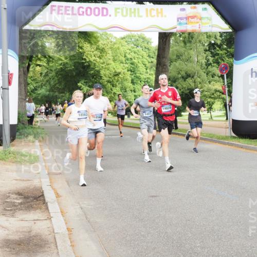 29.06.2025 - hella hamburg halbmarathon MichiJ http://msf.ph/oto/8202450 29.06.2025 10:21:45 Zwischen KM18-KM19 51, 2746, 3935, 6358, 7793, 8062, 10876, 11370, 12987, 14028, 16957, 18562, 18563 meine-sportfotos.de
