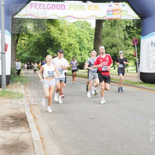 29.06.2025 - hella hamburg halbmarathon MichiJ http://msf.ph/oto/8202462 29.06.2025 10:21:46 Zwischen KM18-KM19 51, 1407, 2746, 3935, 6358, 8062, 10876, 12899, 12987, 14028, 18562, 18563 meine-sportfotos.de
