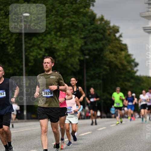 29.06.2025 - hella hamburg halbmarathon Dr. Thomas Lammeyer http://msf.ph/oto/8202471 29.06.2025 10:11:49 Kennedybrücke 1173, 1893, 1993, 2032, 2136, 3328, 3929, 4262, 5242, 5899, 6196, 6518, 6707, 6713, 6715, 6833, 7476, 7760, 8585, 9338, 9967, 10700 meine-sportfotos.de