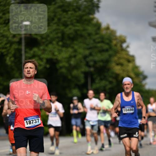 29.06.2025 - hella hamburg halbmarathon Dr. Thomas Lammeyer http://msf.ph/oto/8202552 29.06.2025 09:48:23 Kennedybrücke 1758, 2746, 3043, 3201, 5070, 5269, 5328, 5746, 6619, 6781, 7272, 8209, 8883, 9137, 9381, 10156, 10171, 10486, 11169, 11413 meine-sportfotos.de