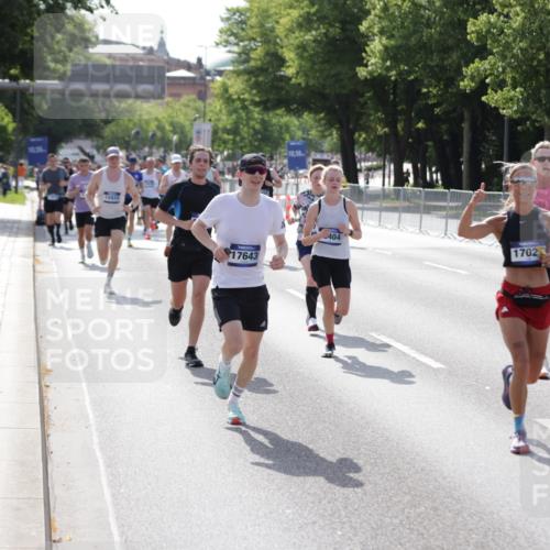 29.06.2025 - hella hamburg halbmarathon Jannik Wohlers http://msf.ph/oto/8202573 29.06.2025 09:47:54 Lombardsbrücke 1385, 1710, 1743, 2714, 2767, 3959, 4860, 5091, 5315, 6684, 6829, 8933, 10404, 10793, 11202, 11227, 11620, 11929, 12514, 12916, 13595, 14875, 14908, 15015, 15701, 15931, 15959, 16119, 16158, 17022, 17024, 17217, 17643, 18103, 18220, 18584, 18679, 18733 meine-sportfotos.de