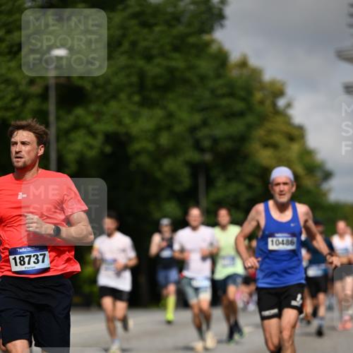 29.06.2025 - hella hamburg halbmarathon Dr. Thomas Lammeyer http://msf.ph/oto/8202598 29.06.2025 09:48:23 Kennedybrücke 1758, 2746, 3043, 3201, 5070, 5269, 5328, 5746, 6619, 6781, 7272, 8209, 8883, 9137, 9381, 10156, 10171, 10486, 11169, 11413 meine-sportfotos.de