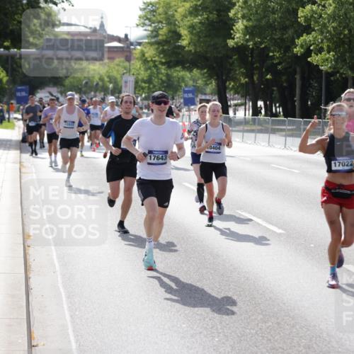29.06.2025 - hella hamburg halbmarathon Jannik Wohlers http://msf.ph/oto/8202613 29.06.2025 09:47:54 Lombardsbrücke 1385, 1710, 1743, 2714, 2767, 3959, 4860, 5091, 5315, 6684, 6829, 8933, 10404, 10793, 11202, 11227, 11620, 11929, 12514, 12916, 13595, 14875, 14908, 15015, 15701, 15931, 15959, 16119, 16158, 17022, 17024, 17217, 17643, 18103, 18220, 18584, 18679, 18733 meine-sportfotos.de