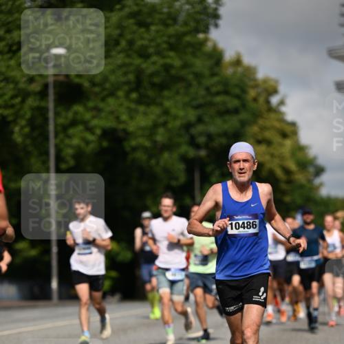 29.06.2025 - hella hamburg halbmarathon Dr. Thomas Lammeyer http://msf.ph/oto/8202622 29.06.2025 09:48:24 Kennedybrücke 1758, 2746, 3043, 3201, 4050, 5070, 5269, 5328, 5746, 6619, 6781, 7272, 8209, 8883, 9137, 9381, 10156, 10171, 10486, 11169, 11413 meine-sportfotos.de