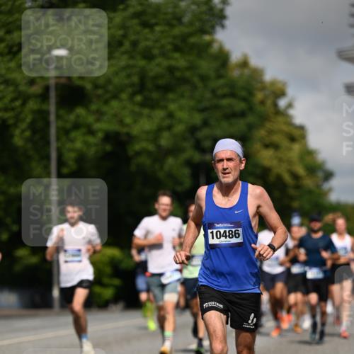29.06.2025 - hella hamburg halbmarathon Dr. Thomas Lammeyer http://msf.ph/oto/8202668 29.06.2025 09:48:24 Kennedybrücke 1758, 2746, 3043, 3201, 4050, 5070, 5269, 5328, 5746, 6619, 6781, 7272, 8209, 8883, 9137, 9381, 10156, 10171, 10486, 11169, 11413 meine-sportfotos.de
