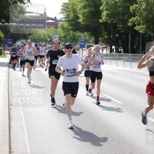 29.06.2025 - hella hamburg halbmarathon Jannik Wohlers http://msf.ph/oto/8202701 29.06.2025 09:47:54 Lombardsbrücke 1385, 1710, 1743, 2714, 2767, 3959, 4860, 5091, 5315, 6684, 6829, 8933, 10404, 10793, 11202, 11227, 11620, 11929, 12514, 12916, 13595, 14875, 14908, 15015, 15701, 15931, 15959, 16119, 16158, 17022, 17024, 17217, 17643, 18103, 18220, 18584, 18679, 18733 meine-sportfotos.de
