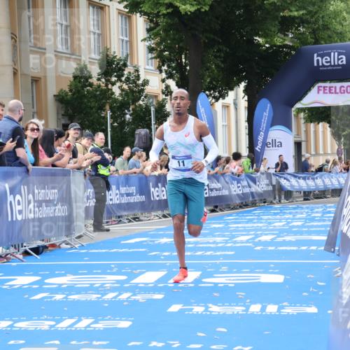 29.06.2025 - hella hamburg halbmarathon Strokosch-Dieckow http://msf.ph/oto/8202756 29.06.2025 10:02:16 Ziel 11, 25 meine-sportfotos.de