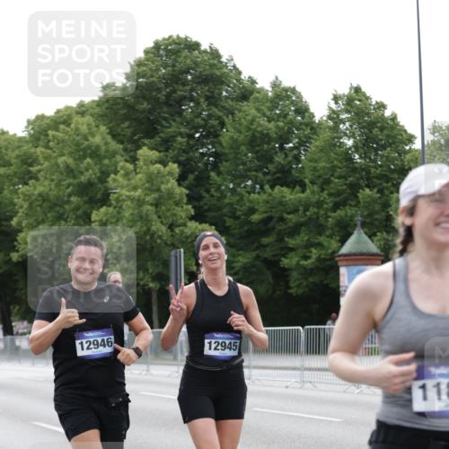 29.06.2025 - hella hamburg halbmarathon Jannik Wohlers http://msf.ph/oto/8202843 29.06.2025 10:25:36 Lombardsbrücke 1479, 4797, 5497, 6663, 8276, 8674, 10104, 10219, 11139, 11596, 11699, 11828, 11859, 12838, 12945, 12946, 14063, 14179, 14223, 14356, 14726, 17369, 19144 meine-sportfotos.de