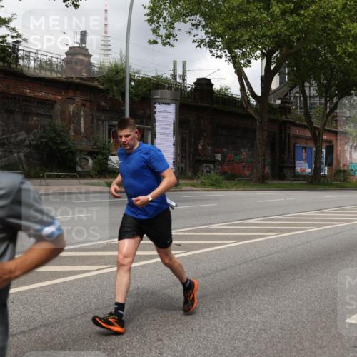 29.06.2025 - hella hamburg halbmarathon Yannick Fuchs http://msf.ph/oto/8202884 29.06.2025 10:44:48 20KM 1461, 1466, 1507, 1750, 1817, 2207, 2880, 3654, 4077, 4346, 4816, 5018, 5115, 6027, 6662, 6712, 6795, 7052, 7134, 7176, 7397, 7583, 7930, 7932, 8117, 8205, 8572, 8704, 8819, 9057, 11214, 11356, 11607, 12016, 12624, 12949, 13008, 13687, 13701, 13875, 14034, 14125, 14257, 14626, 15362, 15395, 15720, 15803, 15950, 16285, 16291, 16716, 17129, 17179, 17221, 17384, 18006, 18066, 18370, 18394, 18489, 18811 meine-sportfotos.de