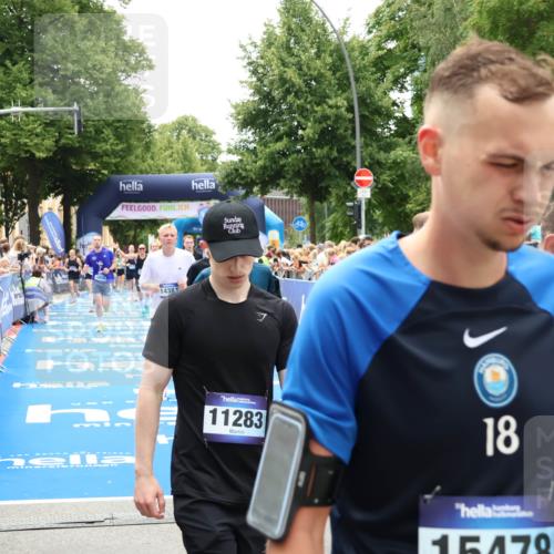 29.06.2025 - hella hamburg halbmarathon Zöllner http://msf.ph/oto/8202917 29.06.2025 10:47:54 Ziel 2340, 5915, 6836, 8564, 11961, 12679, 14383, 14730, 17451, 18356, 18836 meine-sportfotos.de