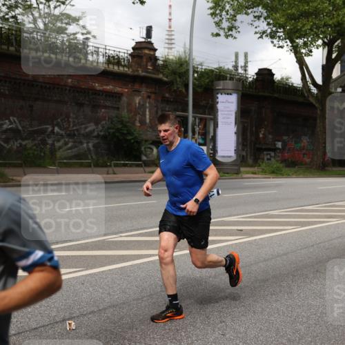 29.06.2025 - hella hamburg halbmarathon Yannick Fuchs http://msf.ph/oto/8202924 29.06.2025 10:44:48 20KM 1461, 1466, 1507, 1750, 1817, 2207, 2880, 3654, 4077, 4346, 4816, 5018, 5115, 6027, 6662, 6712, 6795, 7052, 7134, 7176, 7397, 7583, 7930, 7932, 8117, 8205, 8572, 8704, 8819, 9057, 11214, 11356, 11607, 12016, 12624, 12949, 13008, 13687, 13701, 13875, 14034, 14125, 14257, 14626, 15362, 15395, 15720, 15803, 15950, 16285, 16291, 16716, 17129, 17179, 17221, 17384, 18006, 18066, 18370, 18394, 18489, 18811 meine-sportfotos.de