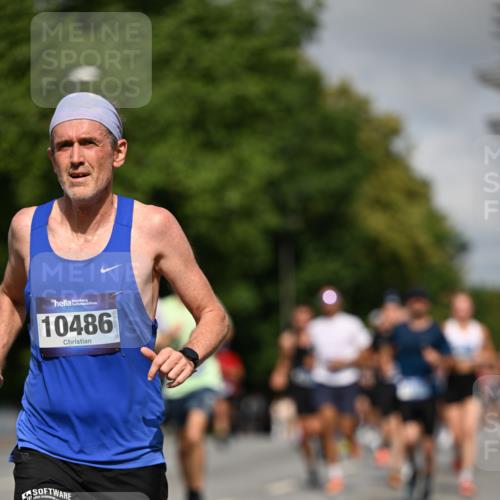 29.06.2025 - hella hamburg halbmarathon Dr. Thomas Lammeyer http://msf.ph/oto/8202946 29.06.2025 09:48:26 Kennedybrücke 1758, 2746, 3043, 4050, 5070, 5269, 5328, 5746, 5826, 6619, 6781, 7272, 7723, 8209, 8883, 9137, 9381, 10171, 10486, 11169, 11413 meine-sportfotos.de
