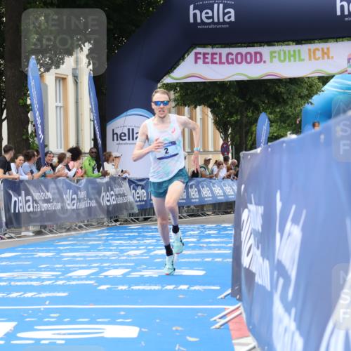 29.06.2025 - hella hamburg halbmarathon Strokosch-Dieckow http://msf.ph/oto/8202957 29.06.2025 10:02:28 Ziel 2, 22 meine-sportfotos.de