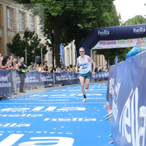 29.06.2025 - hella hamburg halbmarathon Strokosch-Dieckow http://msf.ph/oto/8202963 29.06.2025 10:02:28 Ziel 2, 22 meine-sportfotos.de