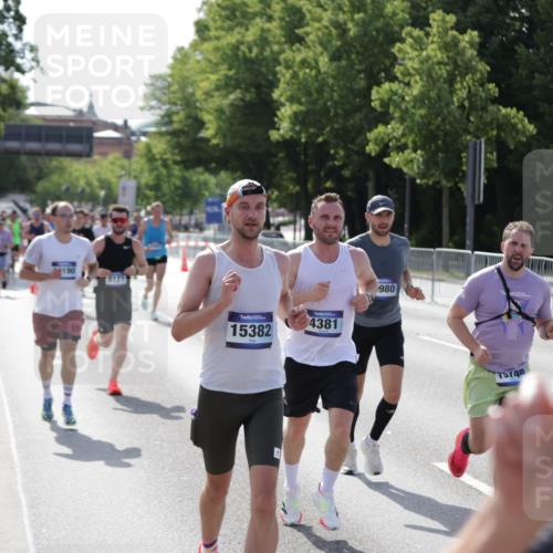29.06.2025 - hella hamburg halbmarathon Jannik Wohlers http://msf.ph/oto/8202973 29.06.2025 09:48:19 Lombardsbrücke 1042, 2262, 2399, 3480, 3547, 4359, 4381, 5003, 5307, 5554, 5709, 6993, 7152, 7154, 8121, 8571, 9403, 9643, 10190, 10852, 12044, 13940, 15303, 15382, 15744, 16201, 17005, 17658, 18237, 18259, 18384, 18802 meine-sportfotos.de