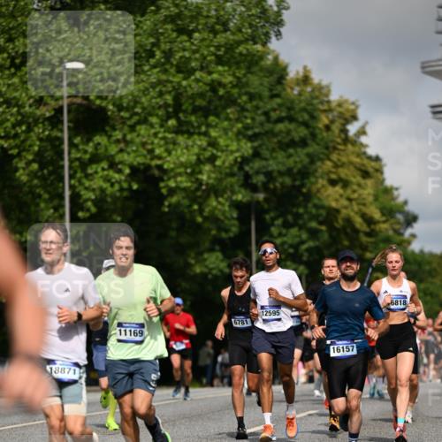 29.06.2025 - hella hamburg halbmarathon Dr. Thomas Lammeyer http://msf.ph/oto/8202979 29.06.2025 09:48:26 Kennedybrücke 1758, 2746, 3043, 4050, 5070, 5269, 5328, 5746, 5826, 6619, 6781, 7272, 7723, 8209, 8883, 9137, 9381, 10171, 10486, 11169, 11413 meine-sportfotos.de