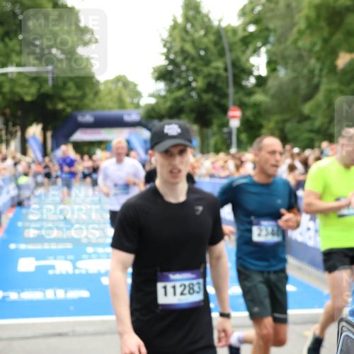 29.06.2025 - hella hamburg halbmarathon Zöllner http://msf.ph/oto/8202990 29.06.2025 10:47:55 Ziel 2340, 6836, 8564, 11961, 14383, 14730, 15333, 17451, 18356, 18836 meine-sportfotos.de