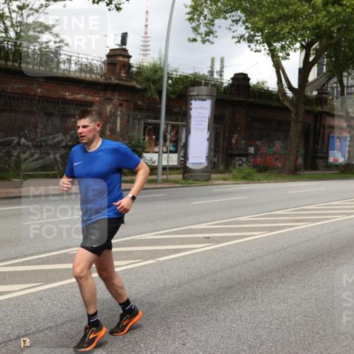 29.06.2025 - hella hamburg halbmarathon Yannick Fuchs http://msf.ph/oto/8203019 29.06.2025 10:44:49 20KM 1461, 1466, 1507, 1750, 1817, 2207, 2880, 3654, 4077, 4346, 4816, 5018, 5115, 6027, 6662, 6712, 6795, 7052, 7134, 7176, 7397, 7583, 7930, 7932, 8117, 8205, 8572, 8704, 8819, 9057, 11214, 11356, 11607, 12016, 12624, 12949, 13008, 13687, 13701, 13808, 13875, 14034, 14125, 14257, 14626, 15362, 15395, 15720, 15803, 16285, 16291, 16716, 17129, 17179, 17221, 17384, 18006, 18066, 18182, 18370, 18394, 18489 meine-sportfotos.de