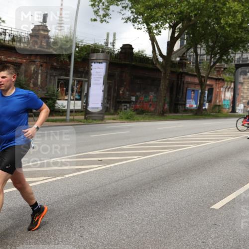 29.06.2025 - hella hamburg halbmarathon Yannick Fuchs http://msf.ph/oto/8203054 29.06.2025 10:44:49 20KM 1461, 1466, 1507, 1750, 1817, 2207, 2880, 3654, 4077, 4346, 4816, 5018, 5115, 6027, 6662, 6712, 6795, 7052, 7134, 7176, 7397, 7583, 7930, 7932, 8117, 8205, 8572, 8704, 8819, 9057, 11214, 11356, 11607, 12016, 12624, 12949, 13008, 13687, 13701, 13808, 13875, 14034, 14125, 14257, 14626, 15362, 15395, 15720, 15803, 16285, 16291, 16716, 17129, 17179, 17221, 17384, 18006, 18066, 18182, 18370, 18394, 18489 meine-sportfotos.de