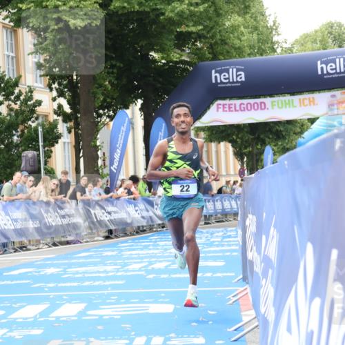 29.06.2025 - hella hamburg halbmarathon Strokosch-Dieckow http://msf.ph/oto/8203074 29.06.2025 10:02:33 Ziel 22 meine-sportfotos.de