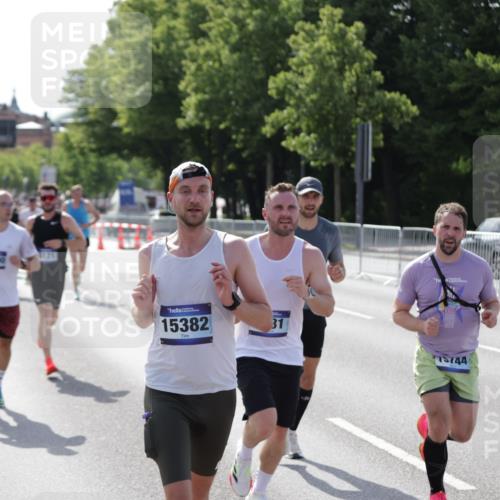 29.06.2025 - hella hamburg halbmarathon Jannik Wohlers http://msf.ph/oto/8203110 29.06.2025 09:48:19 Lombardsbrücke 1042, 2262, 2399, 3480, 3547, 4359, 4381, 5003, 5307, 5554, 5709, 6993, 7152, 7154, 8121, 8571, 9403, 9643, 10190, 10852, 12044, 13940, 15303, 15382, 15744, 16201, 17005, 17658, 18237, 18259, 18384, 18802 meine-sportfotos.de