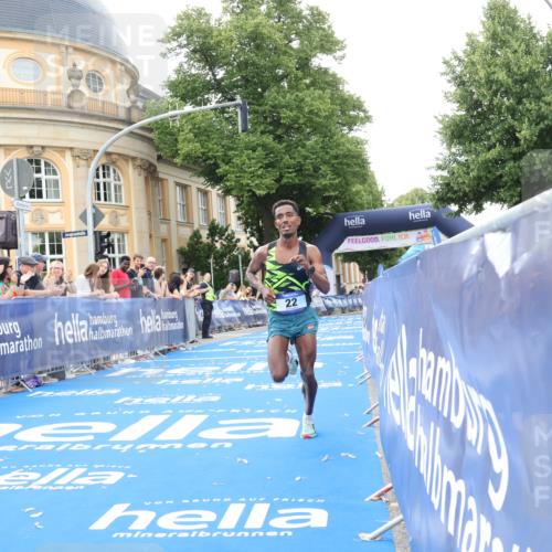 29.06.2025 - hella hamburg halbmarathon Strokosch-Dieckow http://msf.ph/oto/8203126 29.06.2025 10:02:34 Ziel 22 meine-sportfotos.de