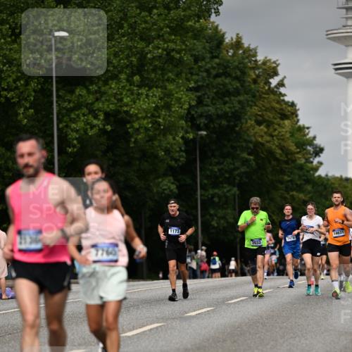29.06.2025 - hella hamburg halbmarathon Dr. Thomas Lammeyer http://msf.ph/oto/8203130 29.06.2025 10:11:51 Kennedybrücke 1079, 1173, 1893, 1993, 2032, 2136, 3328, 3922, 3929, 4262, 5242, 5899, 6196, 6518, 6707, 6713, 6715, 6833, 7019, 7476, 7760, 8585, 9338, 9967 meine-sportfotos.de