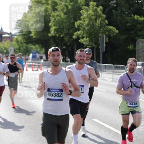 29.06.2025 - hella hamburg halbmarathon Jannik Wohlers http://msf.ph/oto/8203143 29.06.2025 09:48:19 Lombardsbrücke 1042, 2262, 2399, 3480, 3547, 4359, 4381, 5003, 5307, 5554, 5709, 6993, 7152, 7154, 8121, 8571, 9403, 9643, 10190, 10852, 12044, 13940, 15303, 15382, 15744, 16201, 17005, 17658, 18237, 18259, 18384, 18802 meine-sportfotos.de