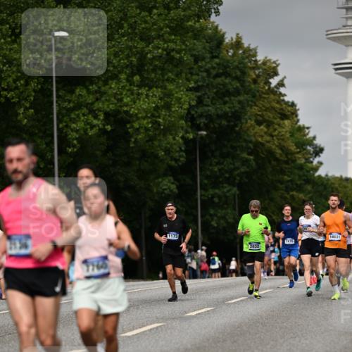 29.06.2025 - hella hamburg halbmarathon Dr. Thomas Lammeyer http://msf.ph/oto/8203151 29.06.2025 10:11:52 Kennedybrücke 1079, 1173, 1893, 1993, 2032, 2136, 3328, 3922, 3929, 4262, 5242, 5899, 6196, 6518, 6707, 6713, 6715, 6833, 7019, 7476, 7760, 9338, 9967 meine-sportfotos.de