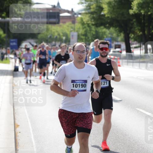 29.06.2025 - hella hamburg halbmarathon Jannik Wohlers http://msf.ph/oto/8203198 29.06.2025 09:48:20 Lombardsbrücke 1042, 2262, 2399, 3480, 3547, 4359, 4381, 5003, 5307, 5554, 6993, 7152, 7154, 8121, 8571, 9403, 9643, 10190, 12044, 13940, 15303, 15382, 15744, 16201, 17005, 17658, 18259, 18384, 18802 meine-sportfotos.de