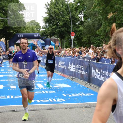 29.06.2025 - hella hamburg halbmarathon Zöllner http://msf.ph/oto/8203248 29.06.2025 10:47:59 Ziel 1604, 1613, 4528, 5022, 6836, 14730, 15333, 16766, 17451, 18206, 18836, 18922, 19198 meine-sportfotos.de