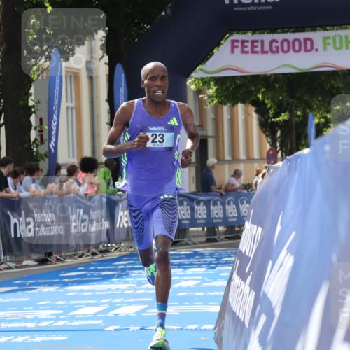 29.06.2025 - hella hamburg halbmarathon Strokosch-Dieckow http://msf.ph/oto/8203474 29.06.2025 10:03:08 Ziel 16, 23 meine-sportfotos.de