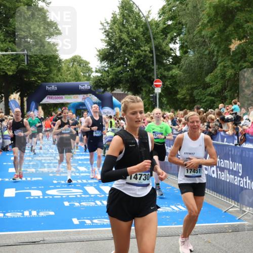 29.06.2025 - hella hamburg halbmarathon Zöllner http://msf.ph/oto/8203475 29.06.2025 10:48:02 Ziel 1086, 1604, 1613, 4528, 4601, 5022, 6377, 12724, 12747, 12808, 14730, 15333, 16766, 17451, 18206, 18922, 19198 meine-sportfotos.de