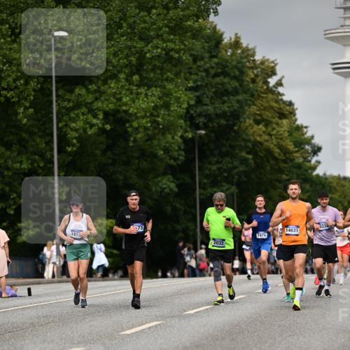 29.06.2025 - hella hamburg halbmarathon Dr. Thomas Lammeyer http://msf.ph/oto/8203513 29.06.2025 10:11:53 Kennedybrücke 1079, 1173, 1893, 1993, 2032, 2136, 3328, 3922, 3929, 5242, 5899, 6196, 6518, 6707, 6713, 6715, 7019, 7476, 7760, 9338, 9967 meine-sportfotos.de