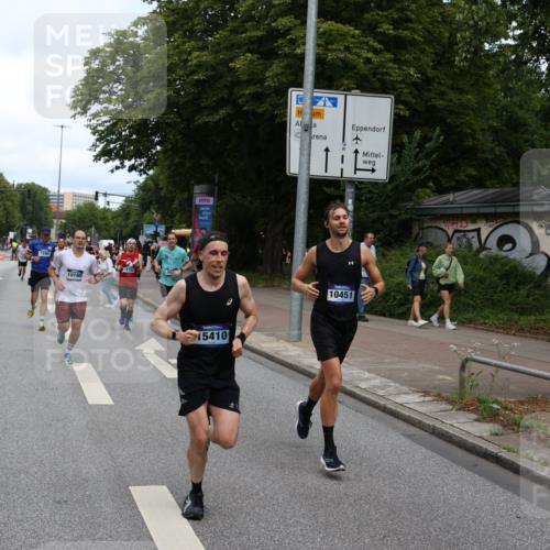 29.06.2025 - hella hamburg halbmarathon Yannick Fuchs http://msf.ph/oto/8203530 29.06.2025 10:32:10 20KM 1290, 1505, 2196, 2404, 3790, 5042, 5791, 5923, 6047, 6458, 9017, 9914, 9944, 10190, 10451, 10922, 11106, 11423, 12739, 12900, 13141, 13148, 13372, 13854, 14387, 15410, 16992, 17137, 18103, 18159, 18216, 18357, 18986 meine-sportfotos.de