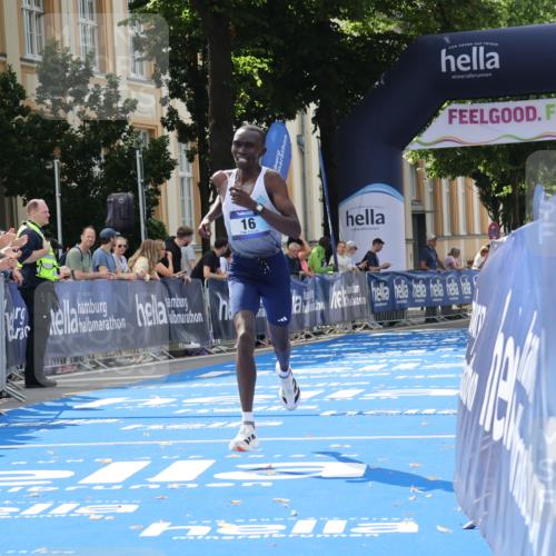 29.06.2025 - hella hamburg halbmarathon Strokosch-Dieckow http://msf.ph/oto/8203544 29.06.2025 10:03:14 Ziel 16 meine-sportfotos.de