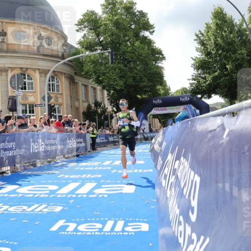29.06.2025 - hella hamburg halbmarathon Strokosch-Dieckow http://msf.ph/oto/8203640 29.06.2025 10:03:46 Ziel 6, 13 meine-sportfotos.de