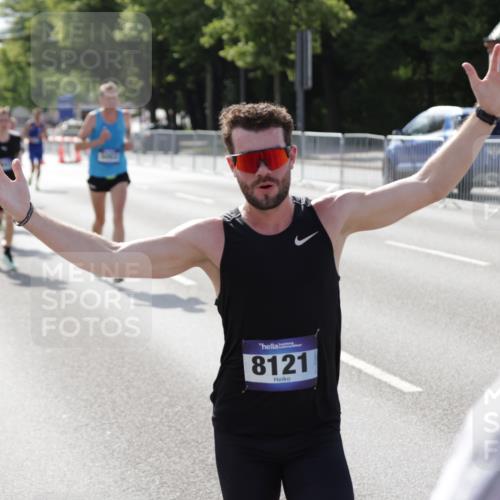 29.06.2025 - hella hamburg halbmarathon Jannik Wohlers http://msf.ph/oto/8203673 29.06.2025 09:48:22 Lombardsbrücke 1042, 2262, 2399, 3480, 3547, 4359, 4381, 5003, 5124, 5307, 6993, 7152, 7154, 8121, 8571, 9643, 10190, 10738, 12044, 13137, 13372, 13940, 14820, 15161, 15303, 15382, 15744, 16201, 18004, 18259, 18384, 18802 meine-sportfotos.de