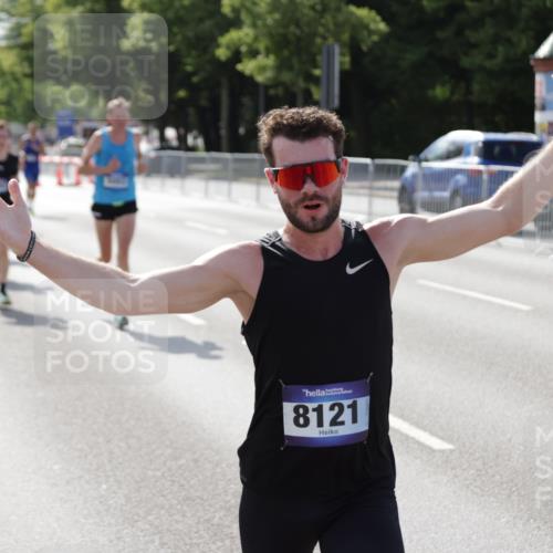 29.06.2025 - hella hamburg halbmarathon Jannik Wohlers http://msf.ph/oto/8203717 29.06.2025 09:48:22 Lombardsbrücke 1042, 2262, 2399, 3480, 3547, 4359, 4381, 5003, 5124, 5307, 6993, 7152, 7154, 8121, 8571, 9643, 10190, 10738, 12044, 13137, 13372, 13940, 14820, 15161, 15303, 15382, 15744, 16201, 18004, 18259, 18384, 18802 meine-sportfotos.de
