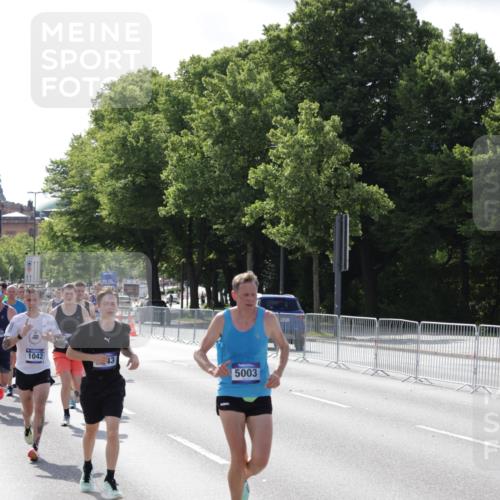 29.06.2025 - hella hamburg halbmarathon Jannik Wohlers http://msf.ph/oto/8203808 29.06.2025 09:48:24 Lombardsbrücke 1042, 2262, 2399, 3480, 3547, 4062, 4359, 4381, 5003, 5124, 5307, 6993, 7152, 7154, 7482, 8002, 8121, 8571, 9643, 10190, 10738, 12044, 13137, 13372, 13940, 14820, 15161, 15303, 15382, 15744, 16201, 17078, 17612, 18004, 18259, 18384, 18614 meine-sportfotos.de